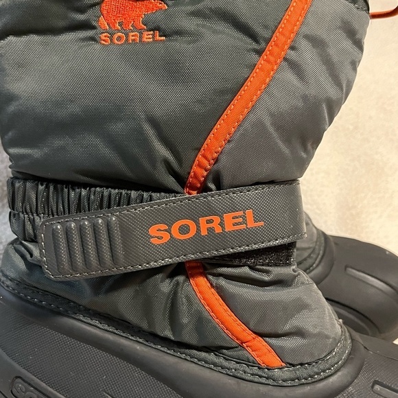 Sorel Waterproof Winter Boots Sz 1 - Picture 2 of 11